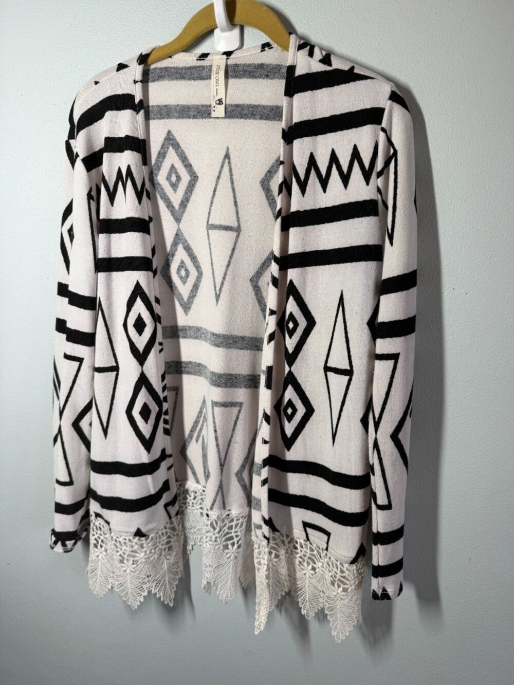 Pink Owl Womens Small Open Cardigan Sweater Lace Hem Black/White Boho Aztec